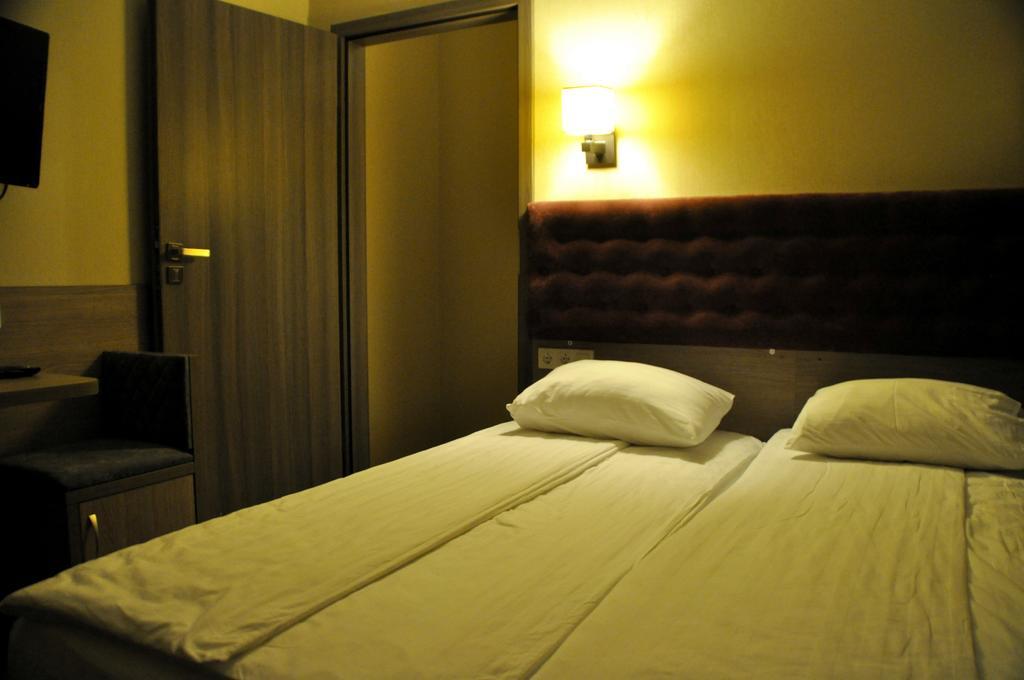 Hotel Classic Kiew Zimmer foto